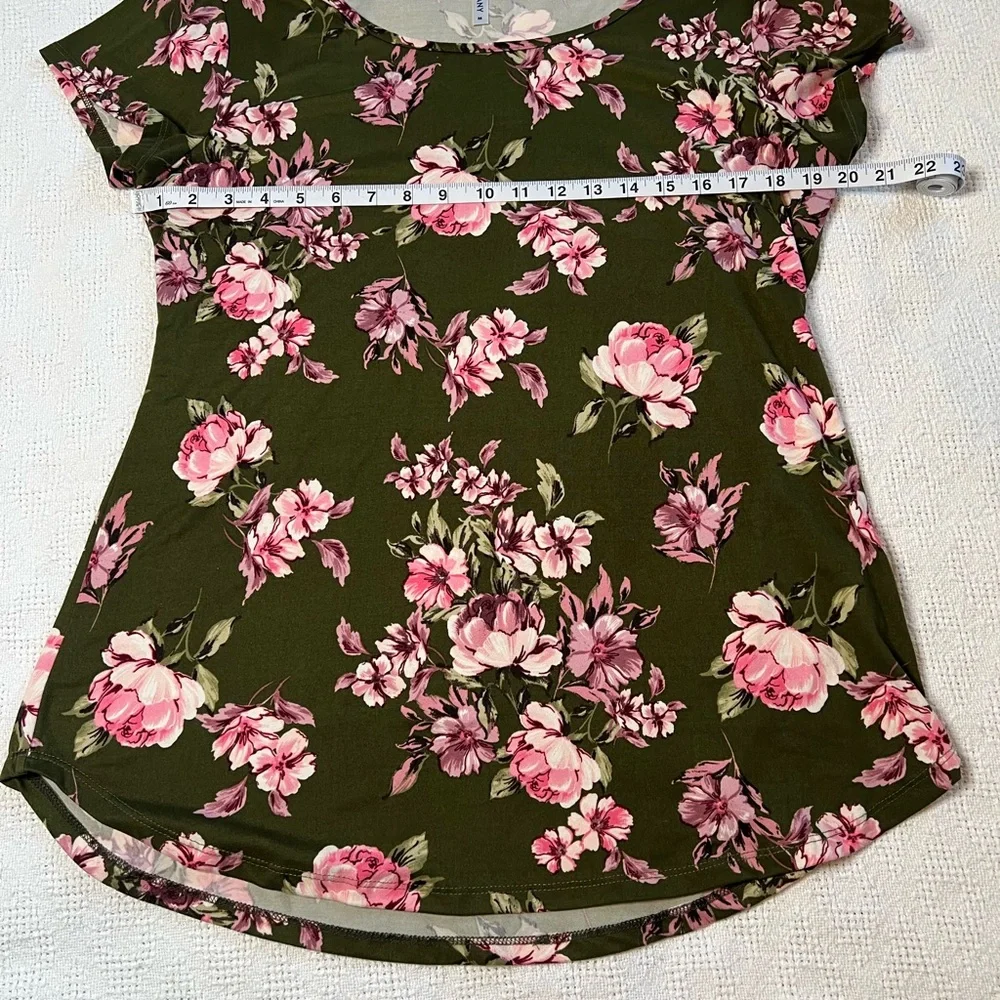 Cute floral top - Picture 4 of 4